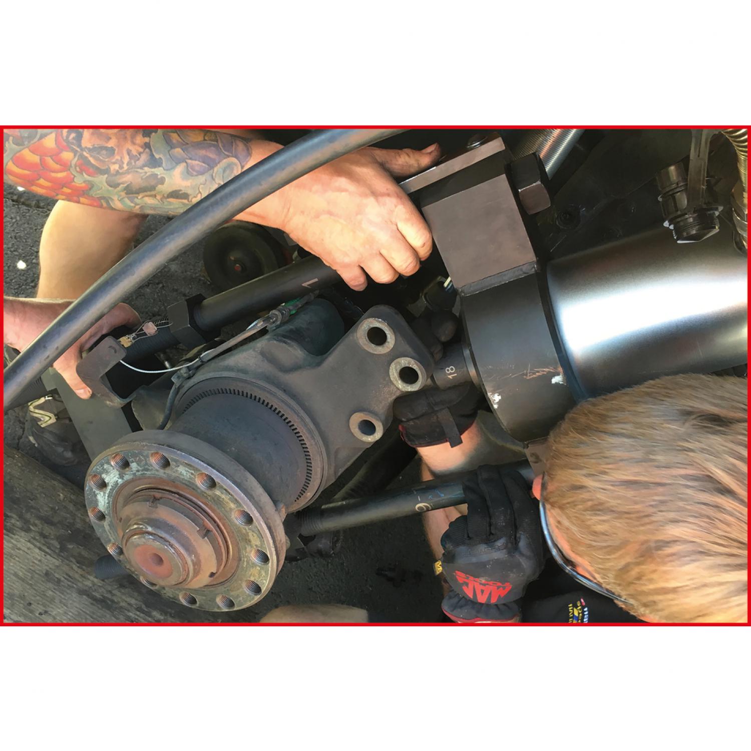 картинка Пресс для шкворня поворотного кулака, 75 т, с комплектом гильз, 29 шт от магазина "Элит-инструмент"