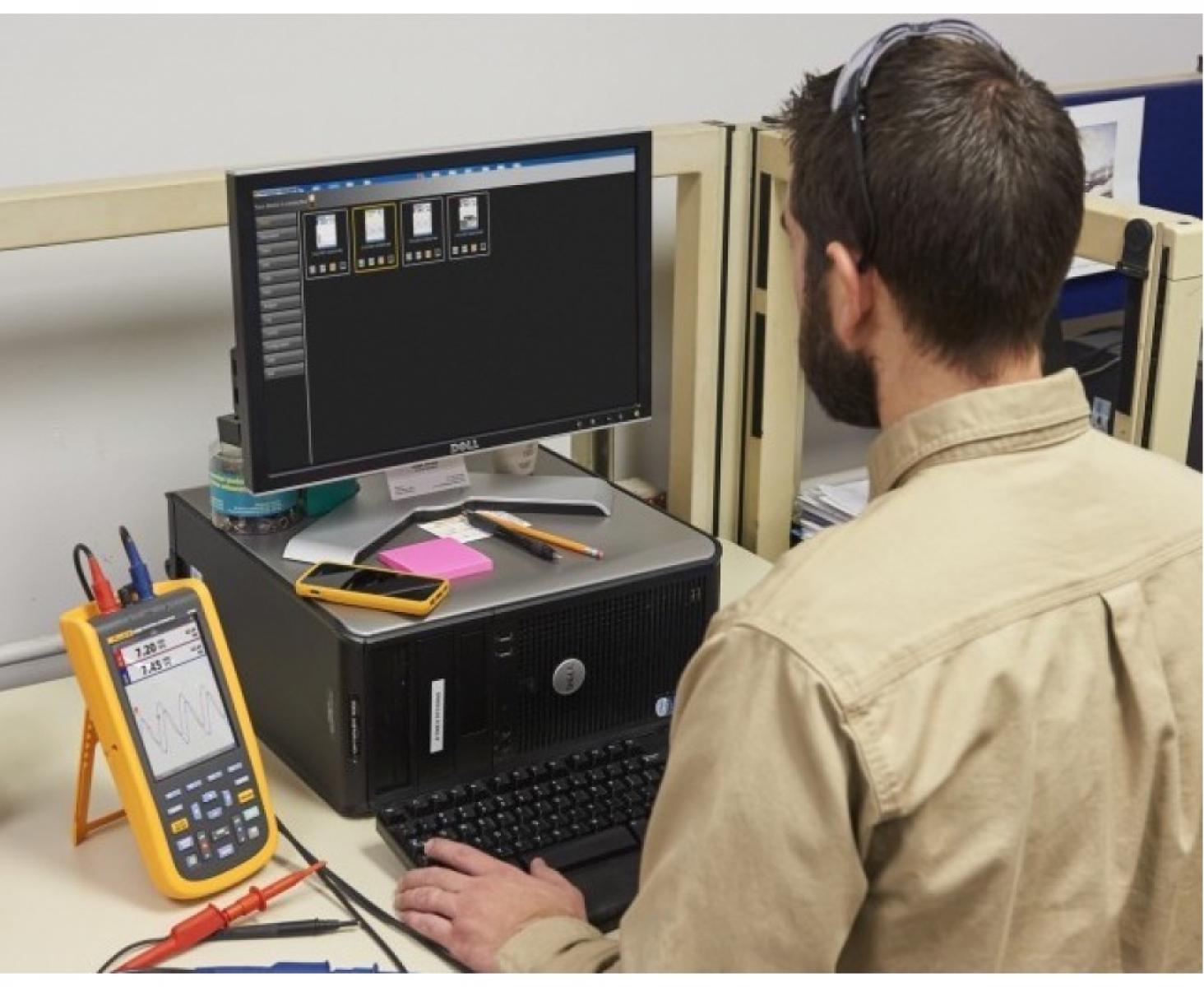 картинка Осциллограф-мультиметр цифровой Fluke 125B/EU 4755818 от магазина "Элит-инструмент"