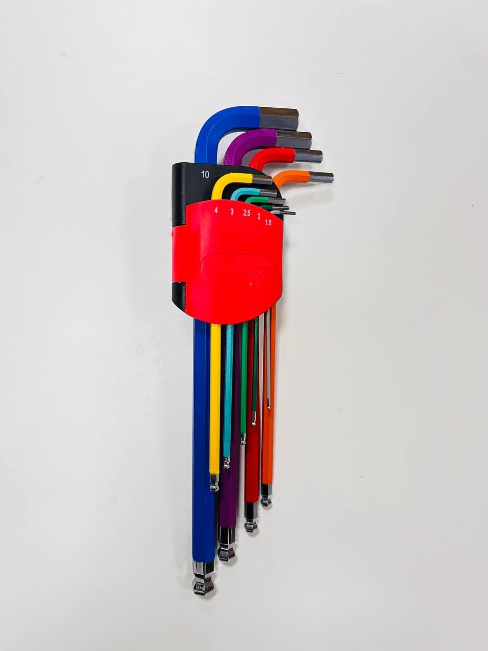 картинка Набор цветных шестигранных штифтовых ключей со сферической головкой 9 предметов Dogher 605-069 от магазина "Элит-инструмент"