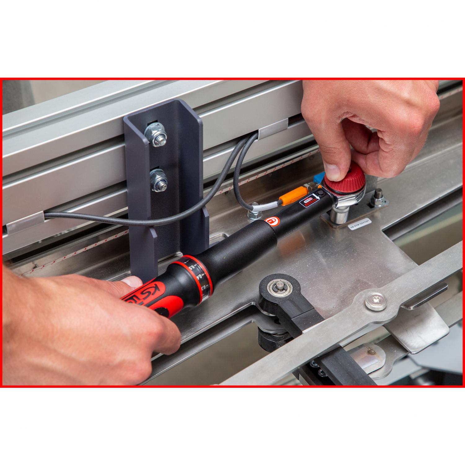 картинка Динамометрический ключ ERGOTORQUE®precision 1/4'' с трещоткой и поворотной ручкой, 1-5 Нм KSTools-516.1402 от магазина "Элит-инструмент"
