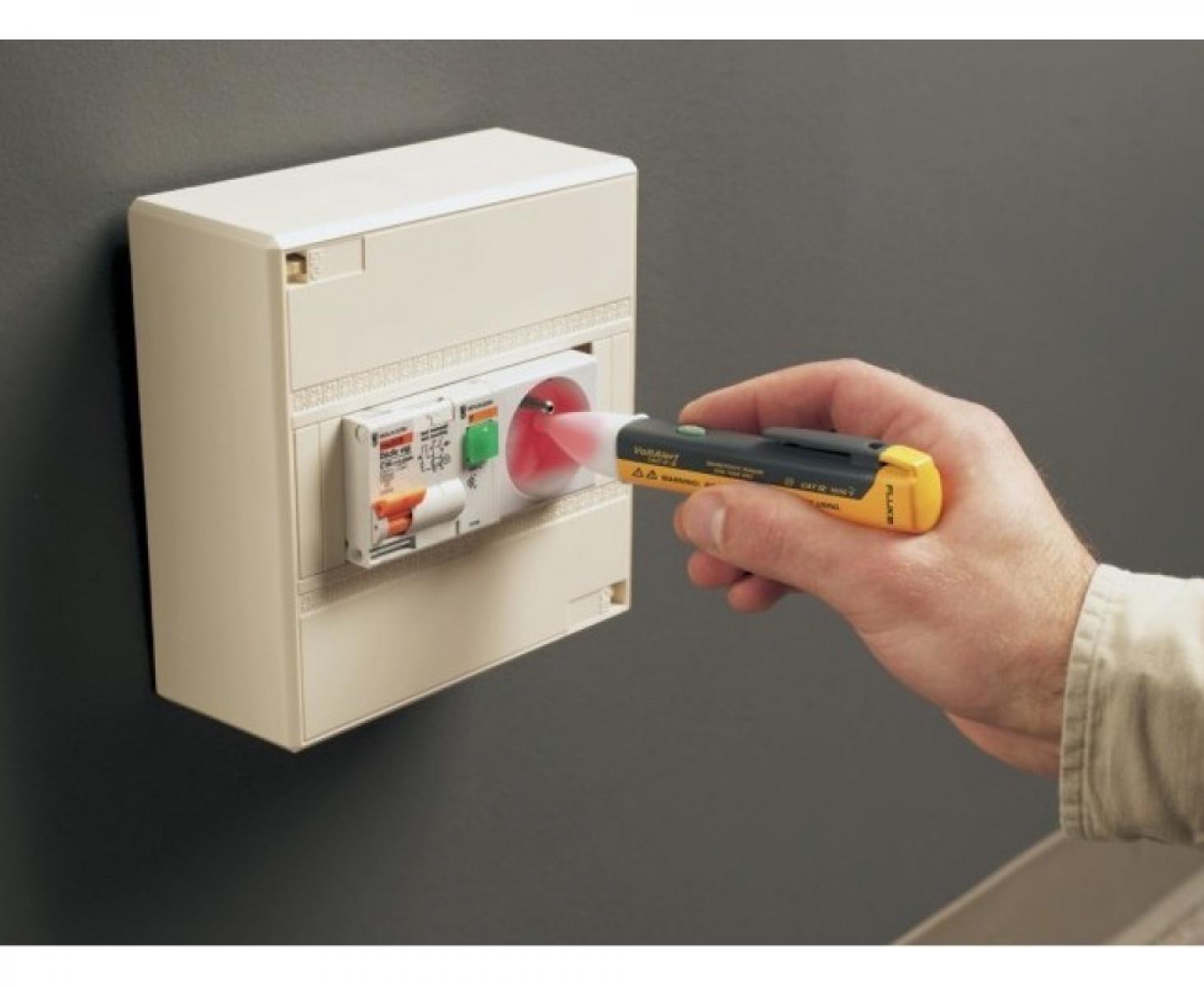 картинка Индикатор напряжения бесконтактный Fluke VoltAlert 1AC-A1-II 2432932 от магазина "Элит-инструмент"