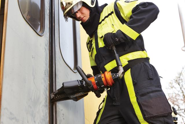 картинка Универсальный аварийно спасательный инструмент HCT 5111 Holmatro 150.012.314 от магазина "Элит-инструмент"