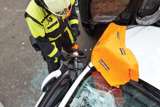 картинка Универсальный аварийно спасательный инструмент HCT 5111 Holmatro 150.012.314 от магазина "Элит-инструмент"