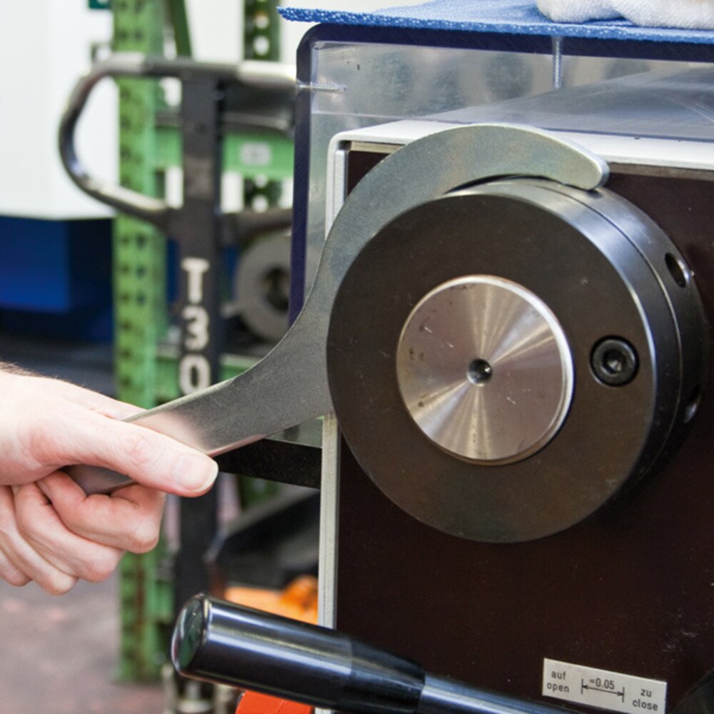 картинка Крючковый ключ со штифтом АМF 54973 от магазина "Элит-инструмент"