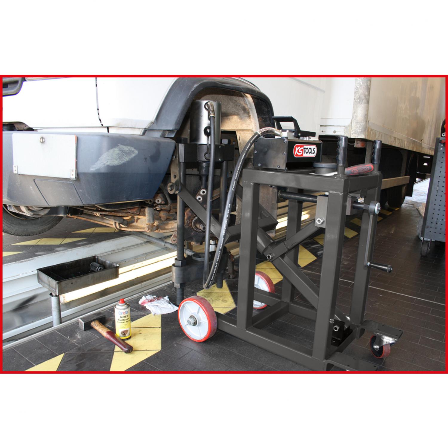 картинка Пресс для шкворня поворотного кулака, 75 т, с комплектом гильз, 29 шт от магазина "Элит-инструмент"