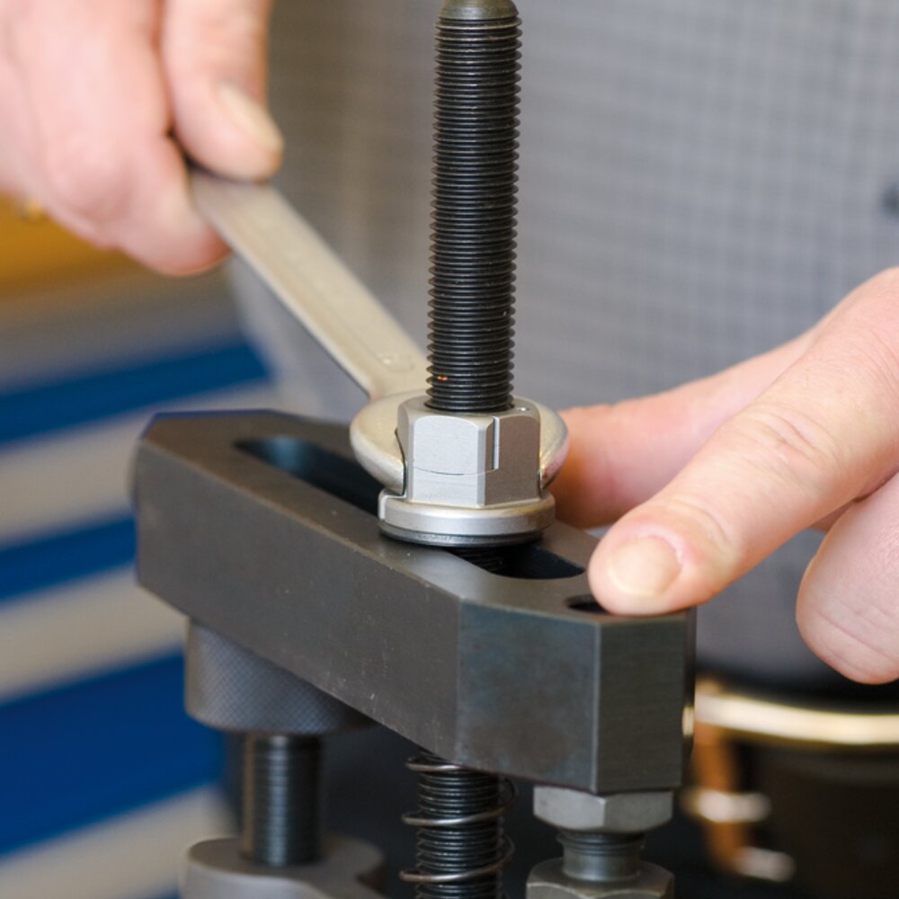 картинка AMF-Гайка TWINNUT - с буртиком АМF 381905 от магазина "Элит-инструмент"