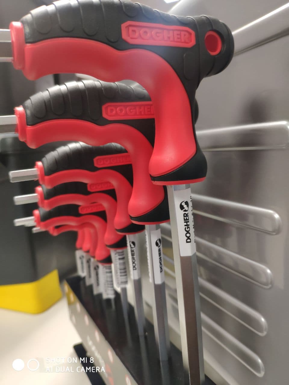 картинка Набор Т-образных профессиональных шестигранных отверток с шариком DOGHER Ref 618-001 от магазина "Элит-инструмент"