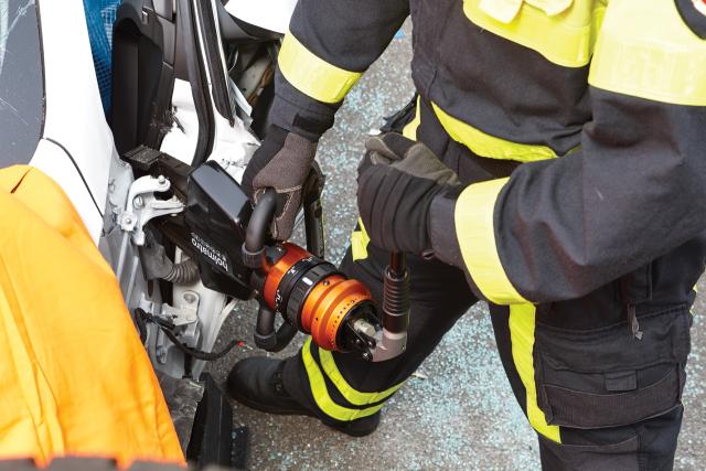 картинка Универсальный аварийно спасательный инструмент HCT 5111 Holmatro 150.012.314 от магазина "Элит-инструмент"