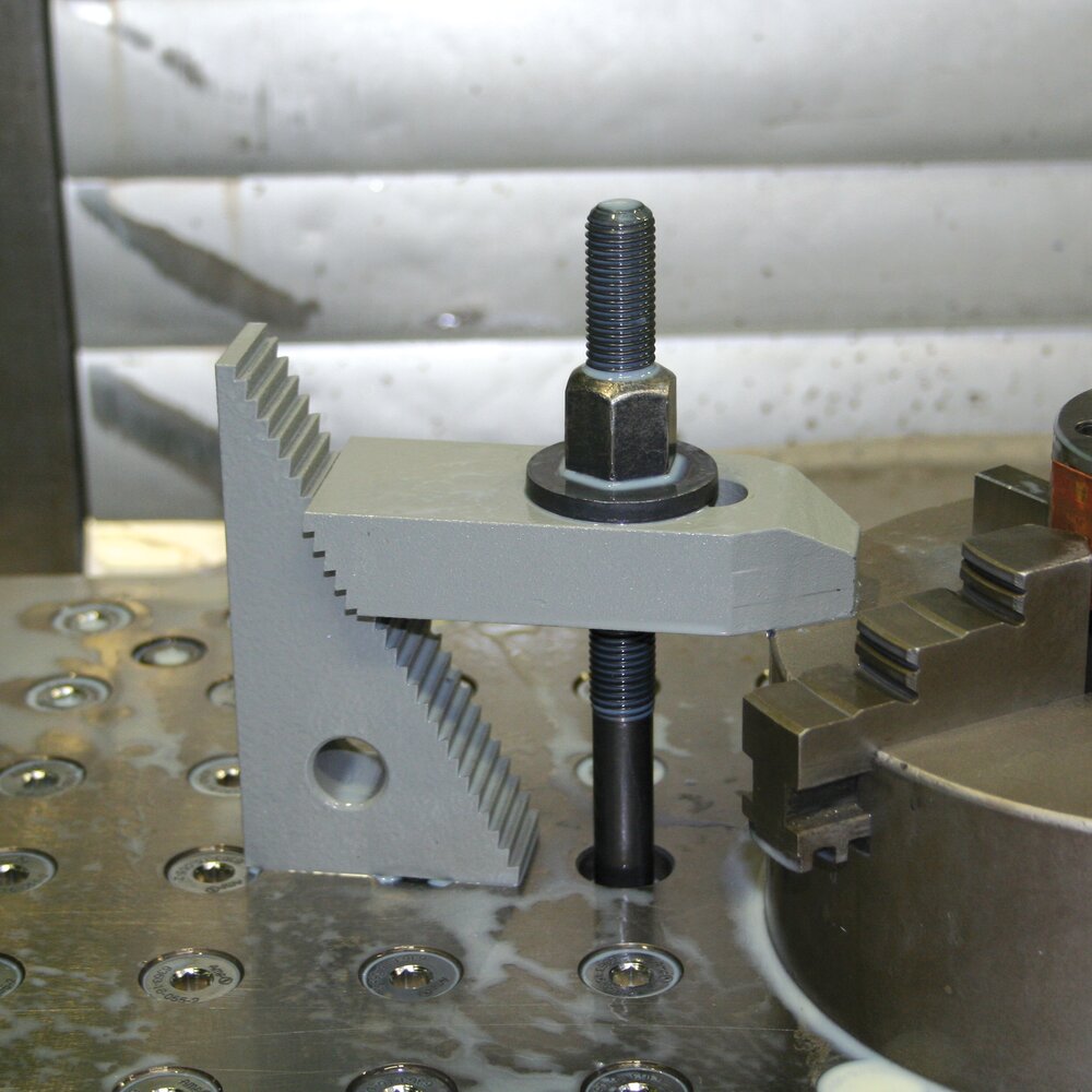 картинка Шпильки для гаек и Т-образных пазов АМF 81612 от магазина "Элит-инструмент"