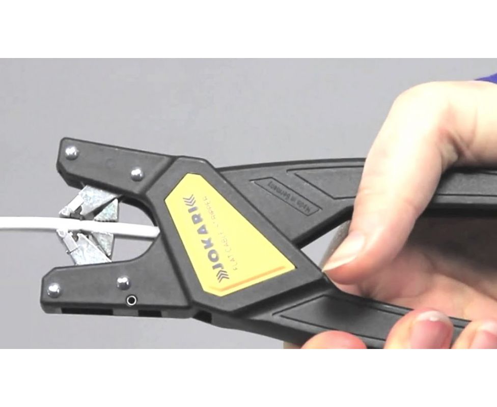 картинка Клещи Flat-Cable-Stripper для снятия изоляции с плоских кабелей Jokari JK 20030 от магазина "Элит-инструмент"