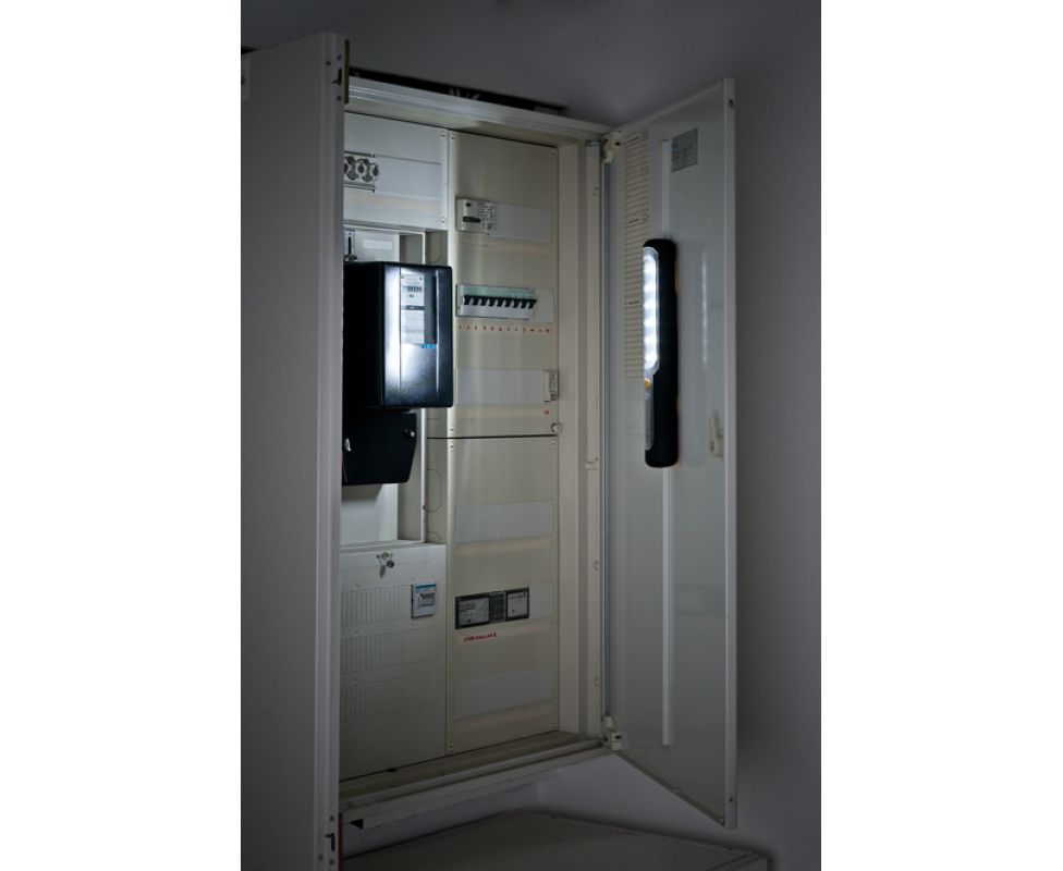 картинка Фонарь аккумуляторный с динамо-машиной Brennenstuhl HL 300 AD 1178590100 от магазина "Элит-инструмент"