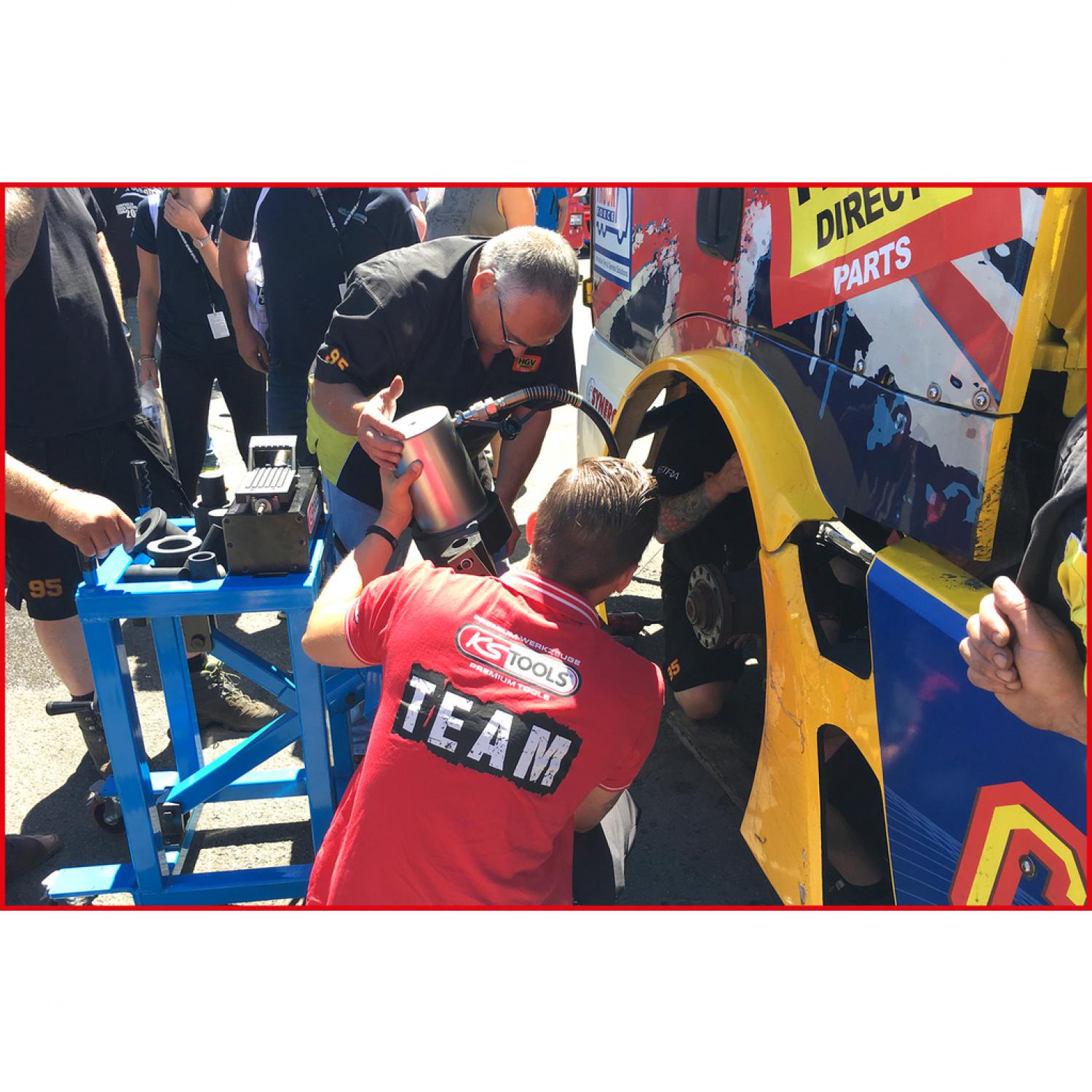 картинка Пресс для шкворня поворотного кулака, 75 т, с комплектом гильз, 29 шт от магазина "Элит-инструмент"