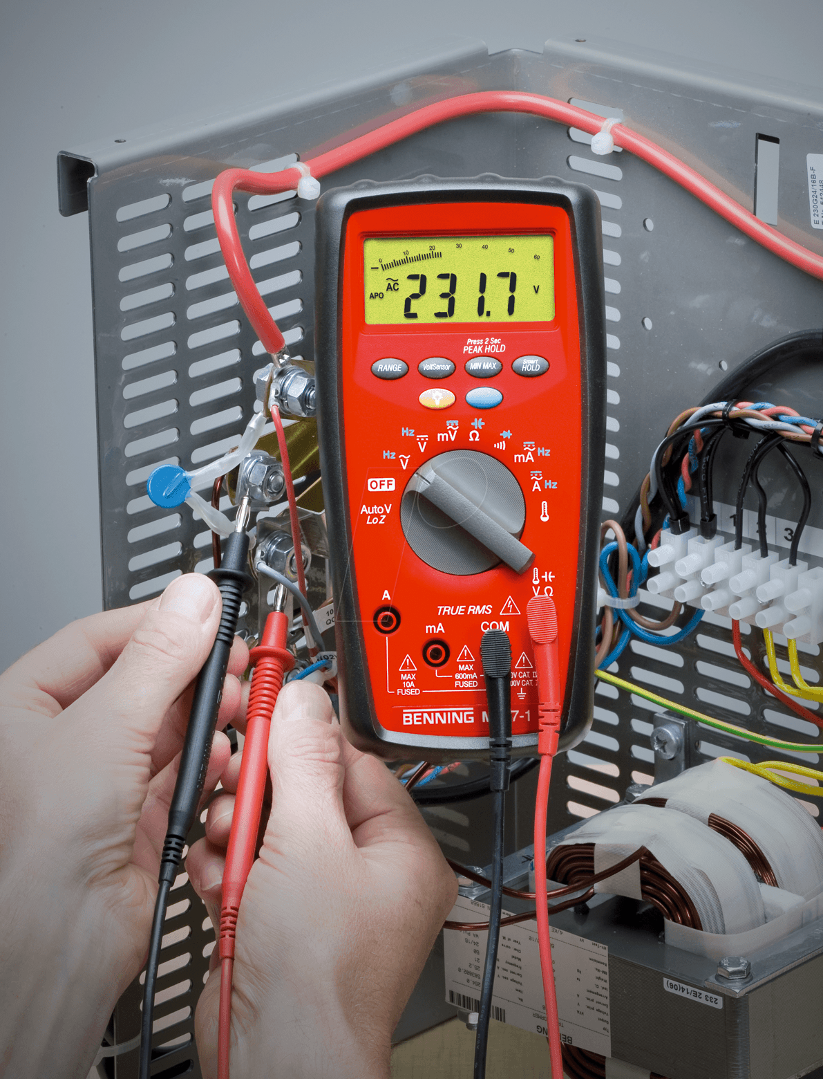 картинка Мультиметр BENNING  MM 7-1 цифровой, промышленный  от магазина "Элит-инструмент"