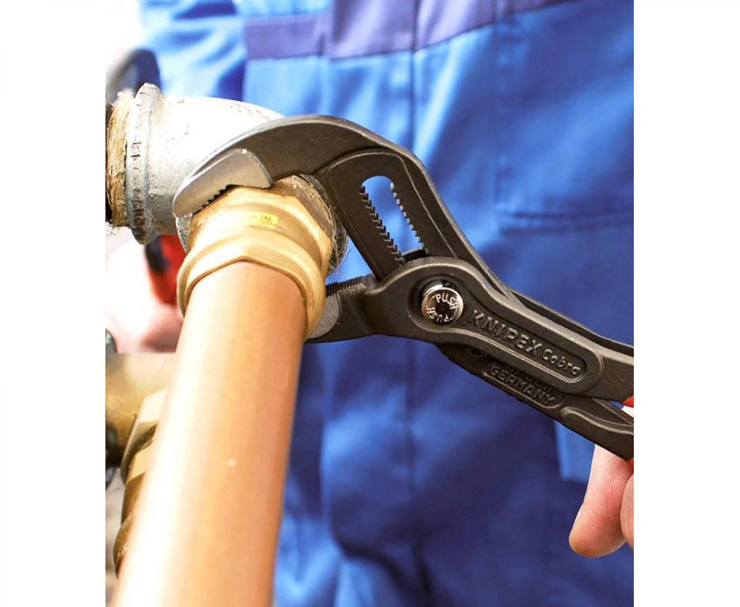 картинка KNIPEX Cobra высокотехнологичные сантехнические клещи KN-8701300SB в блистере от магазина "Элит-инструмент"