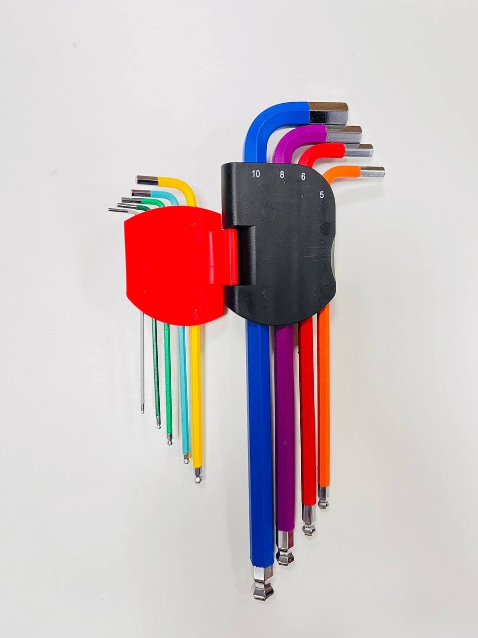 картинка Набор цветных шестигранных штифтовых ключей со сферической головкой 9 предметов Dogher 605-069 от магазина "Элит-инструмент"