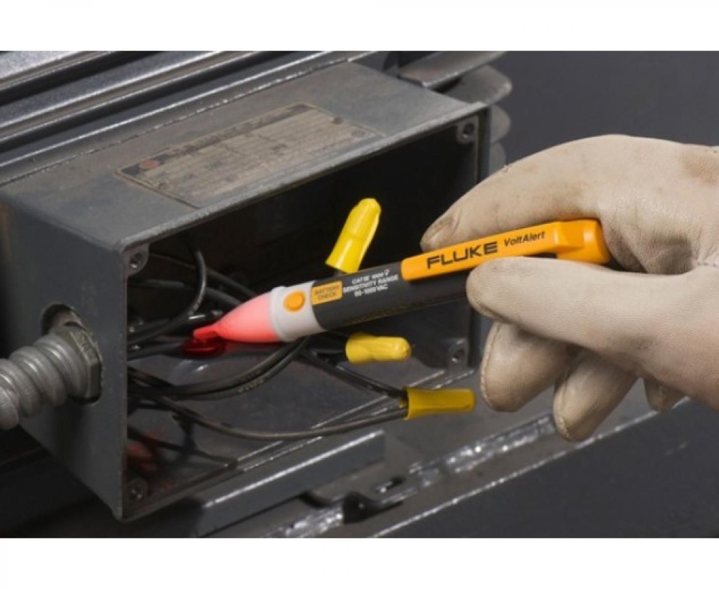 картинка Индикатор напряжения бесконтактный Fluke VoltAlert 2AC/200-1000VCL 3611985 от магазина "Элит-инструмент"