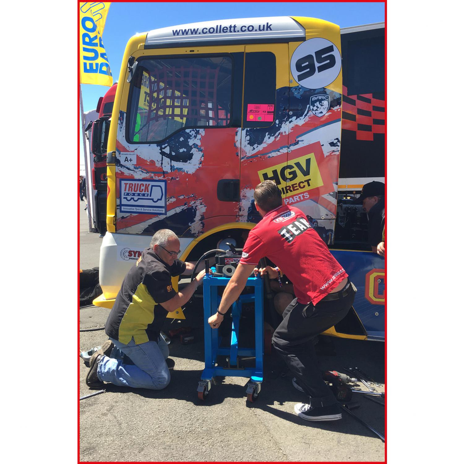 картинка Пресс для шкворня поворотного кулака, 75 т, с комплектом гильз, 29 шт от магазина "Элит-инструмент"