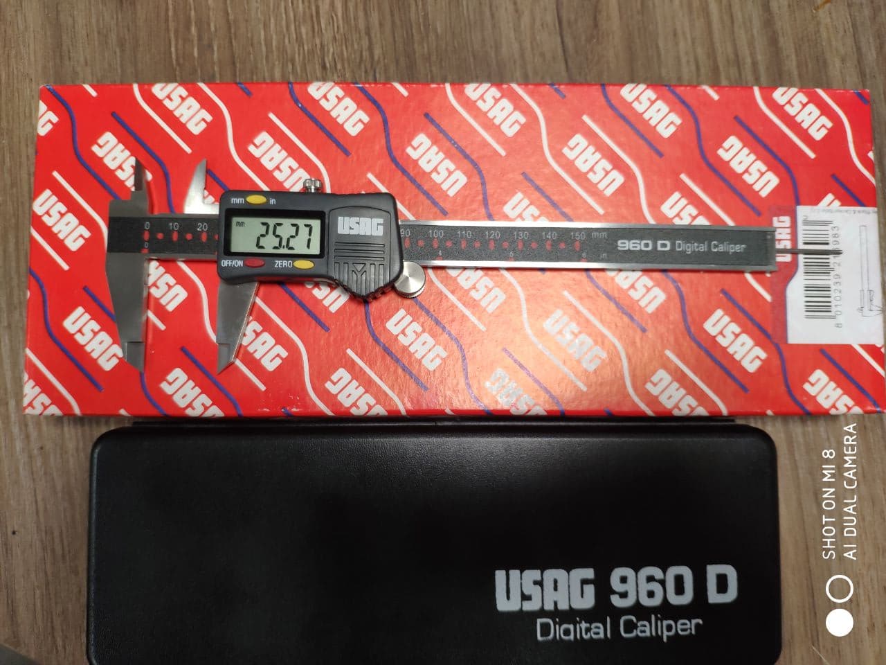 картинка Штангенциркуль премиум-класса электронный 150мм и точностью до 1/100 мм, с глубиномером USAG 960D U09600015 производитель Италия от магазина "Элит-инструмент"