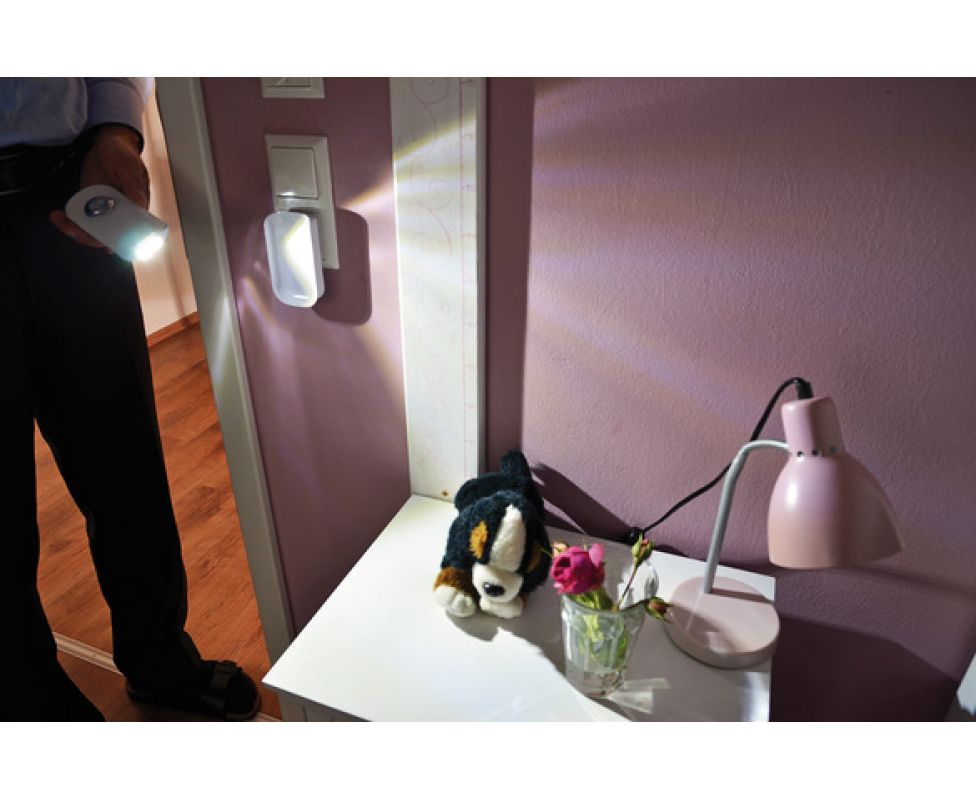 картинка Ночник светодиодный с датчиком движения Brennenstuhl Sensor Safety Light 1173240 от магазина "Элит-инструмент"
