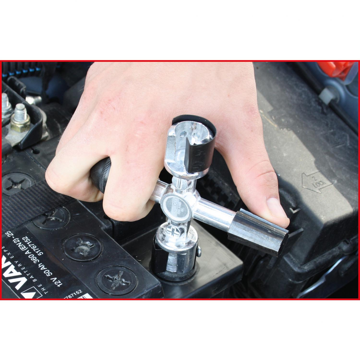 картинка Крестообразная рукоятка для фрезы для чистки клемм и полюсов аккумулятора от магазина "Элит-инструмент"