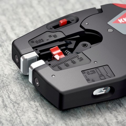 картинка Многофункциональный инструмент - стриппер для электриков NexStrip KNIPEX KN-1272190 от магазина "Элит-инструмент"