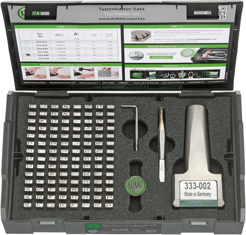 картинка Набор перфорированных цифр / букв, 115 штук, шрифт, высота 4.0 мм, крепление 10 TURNUS 333-040/42 46006 212Fplus от магазина "Элит-инструмент"