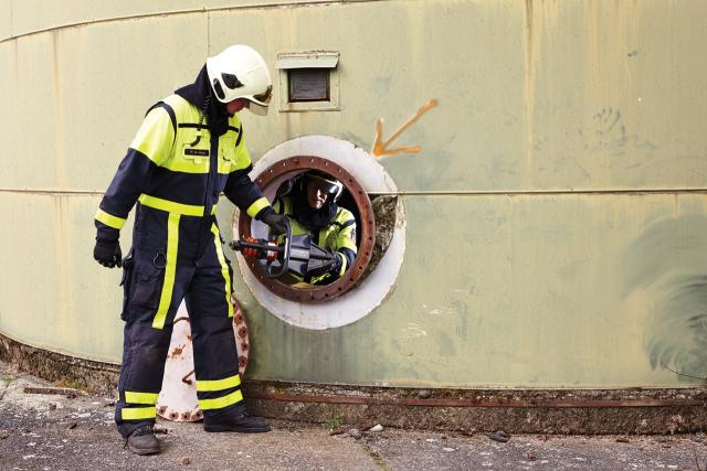 картинка Универсальный аварийно спасательный инструмент HCT 5111 Holmatro 150.012.314 от магазина "Элит-инструмент"