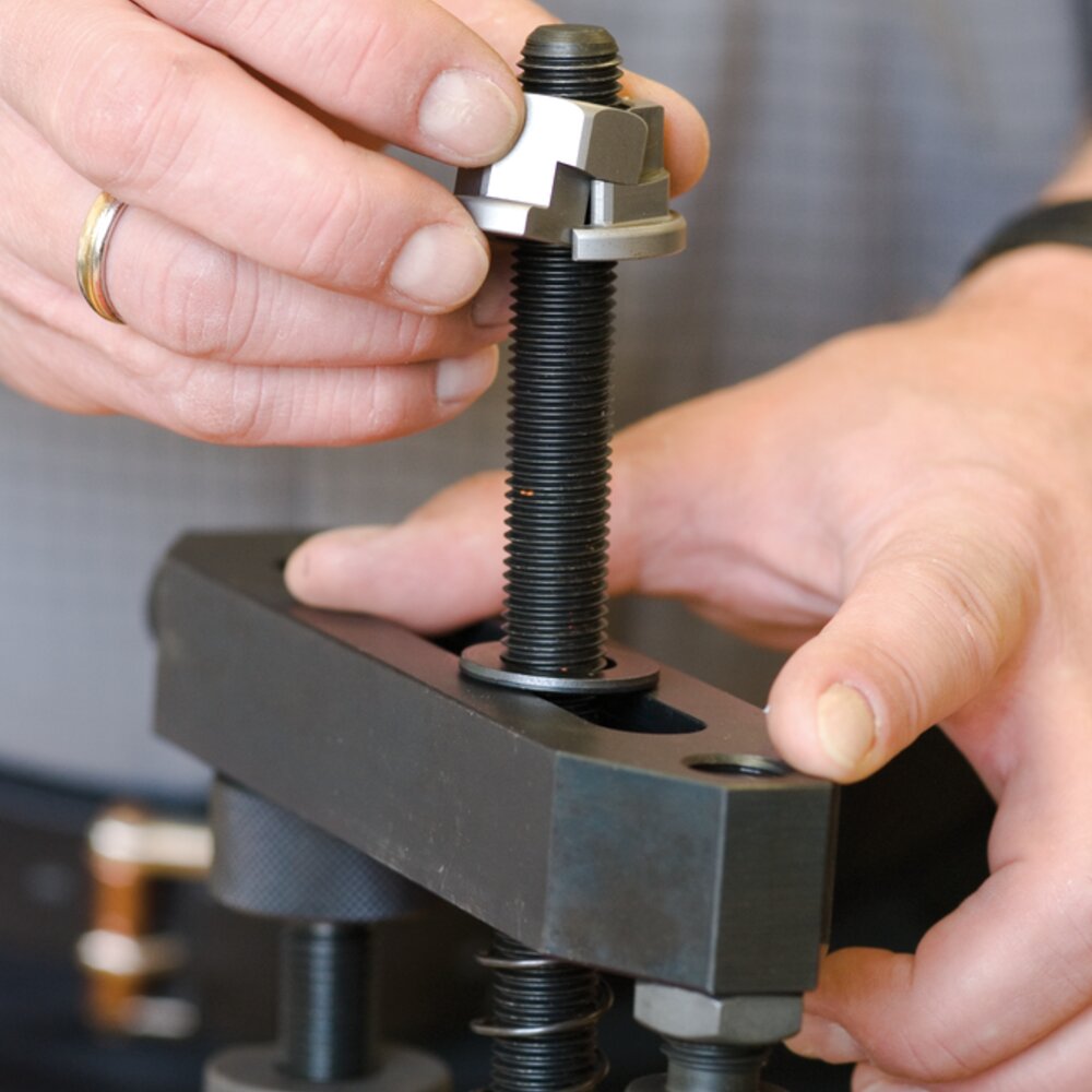 картинка AMF-Гайка TWINNUT - с буртиком АМF 381905 от магазина "Элит-инструмент"