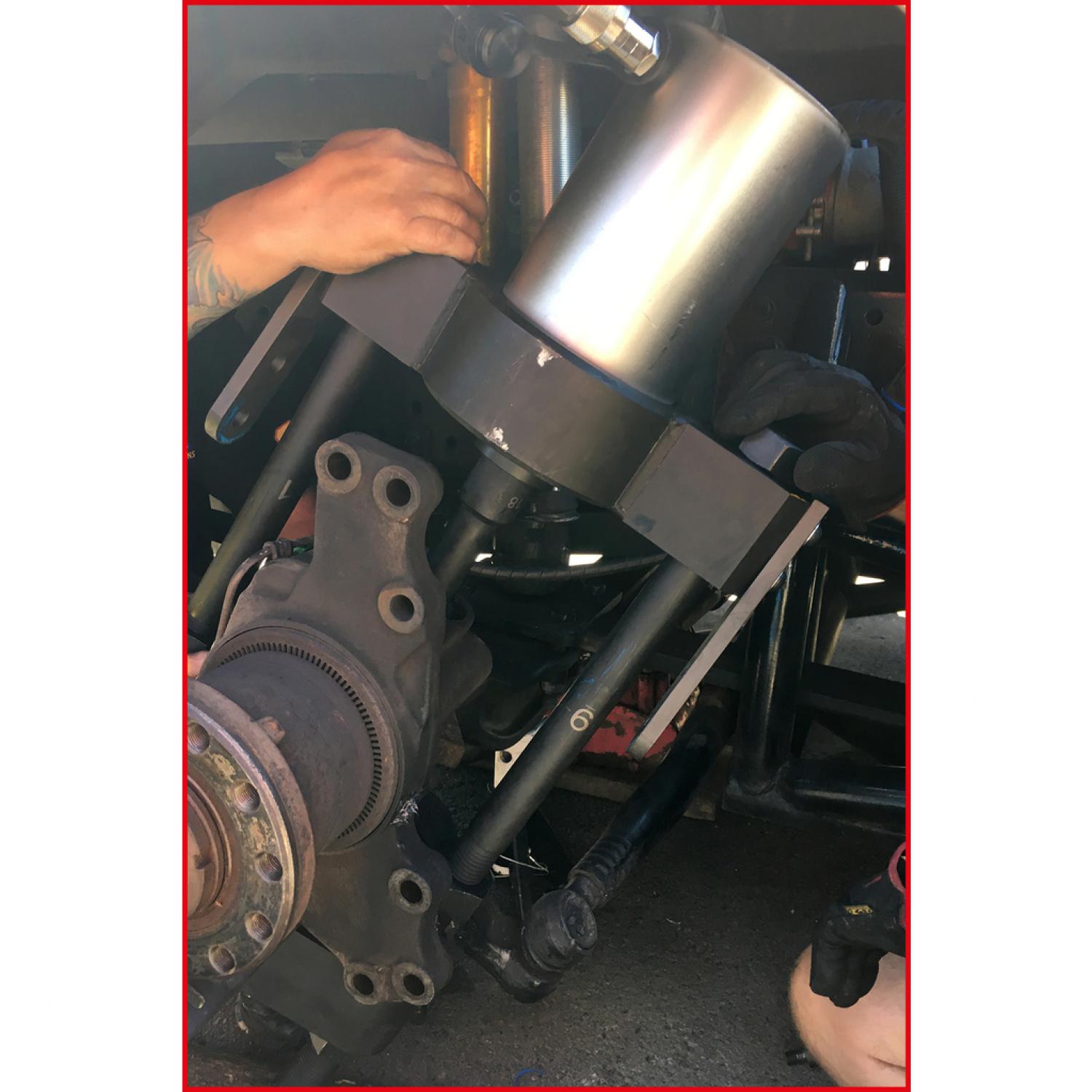 картинка Пресс для шкворня поворотного кулака, 75 т, с комплектом гильз, 29 шт от магазина "Элит-инструмент"