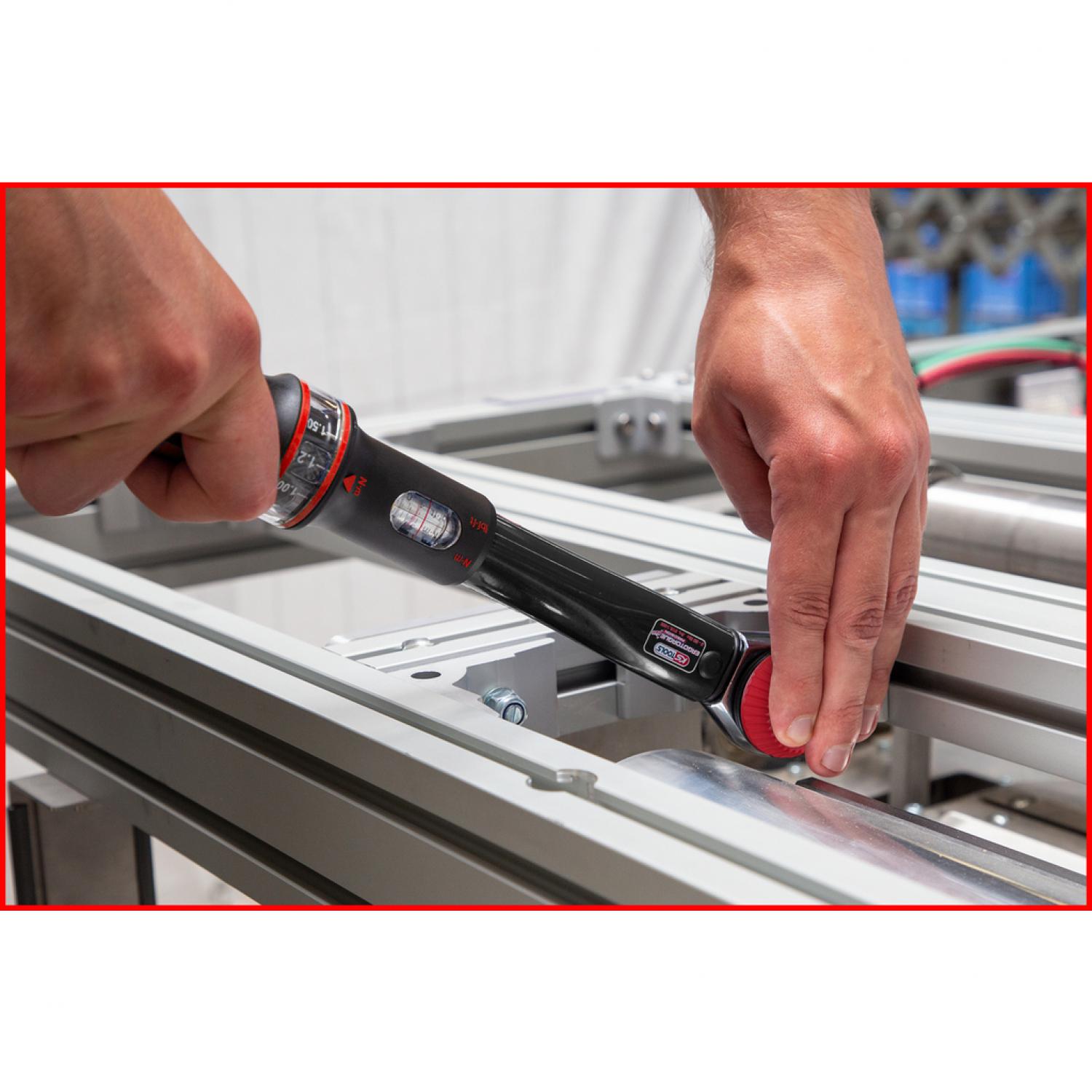 картинка Динамометрический ключ ERGOTORQUE®precision 3/8'' с трещоткой и поворотной ручкой, 10-50 Нм от магазина "Элит-инструмент"
