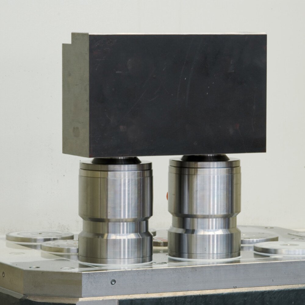 картинка Крепежный винт для защитного экрана АМF 422428 от магазина "Элит-инструмент"