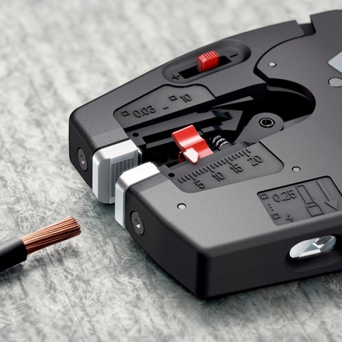 картинка Многофункциональный инструмент - стриппер для электриков NexStrip KNIPEX KN-1272190 от магазина "Элит-инструмент"